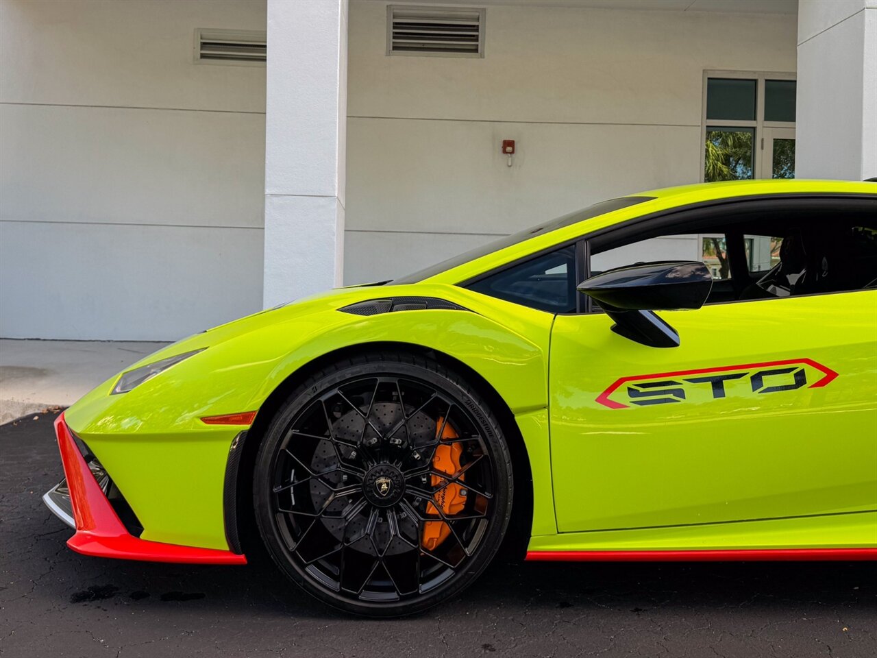 2023 Lamborghini Huracan STO photo 32
