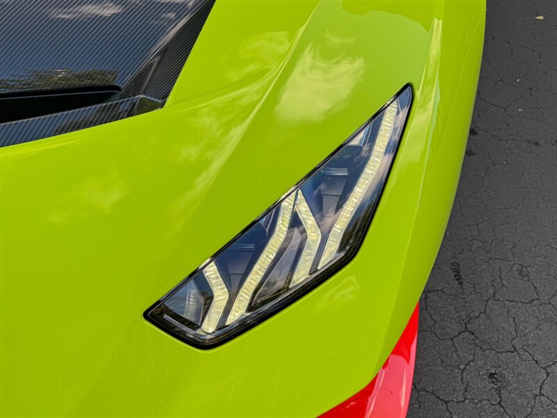 2023 Lamborghini Huracan STO photo 3