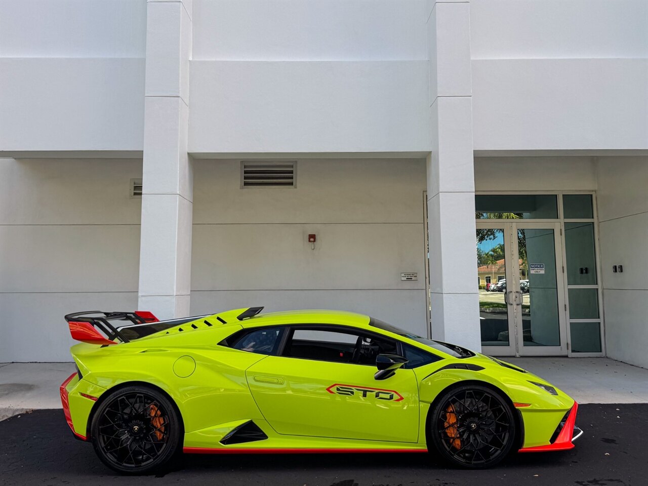 2023 Lamborghini Huracan STO photo 54