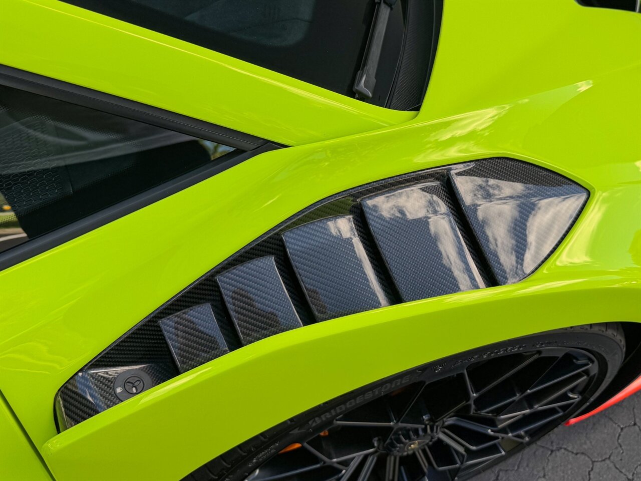 2023 Lamborghini Huracan STO photo 59
