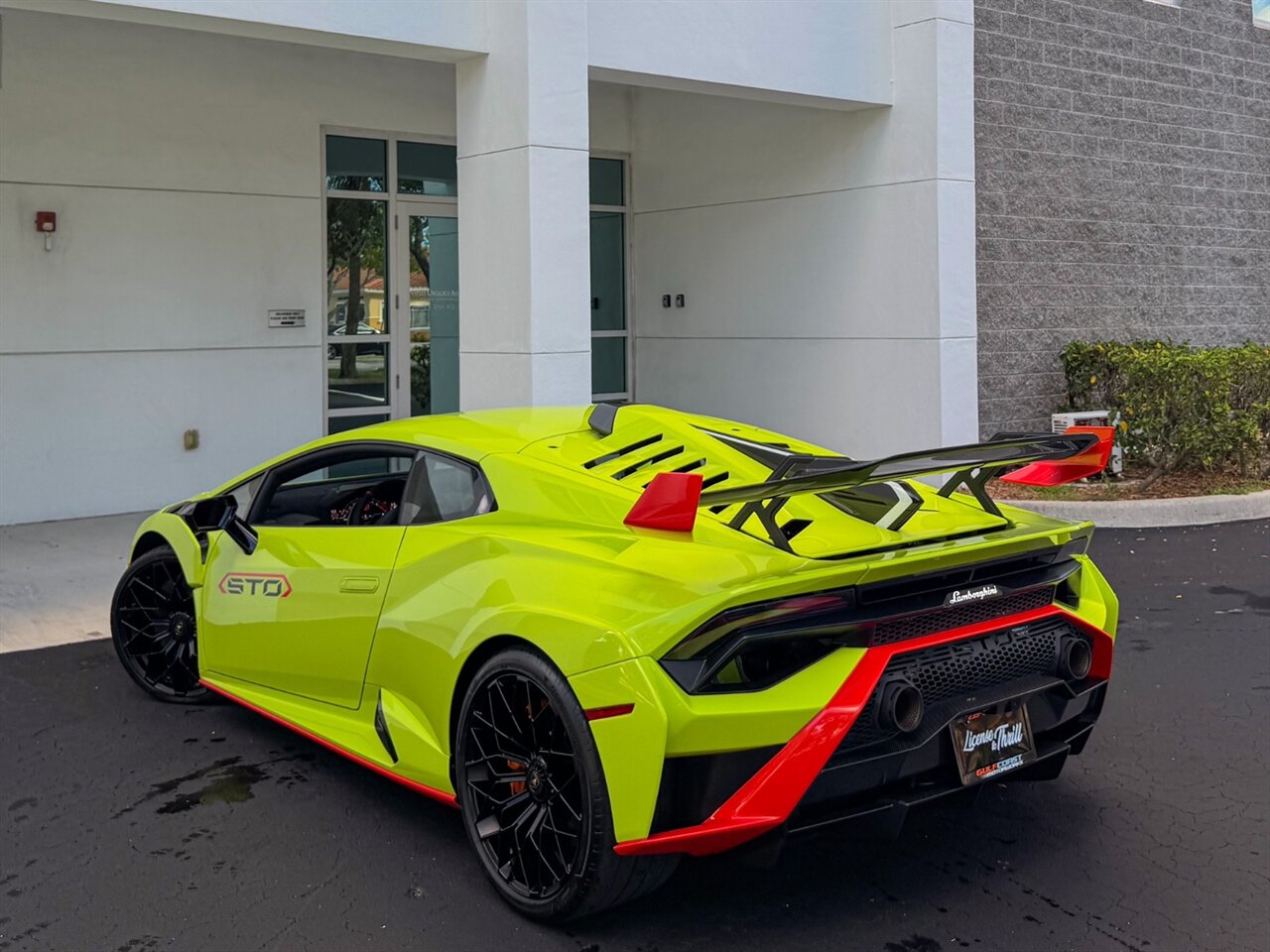 2023 Lamborghini Huracan STO photo 35