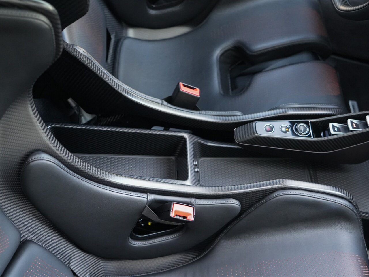 2019 McLaren Senna - Photo 32 - Bonita Springs, FL 34134