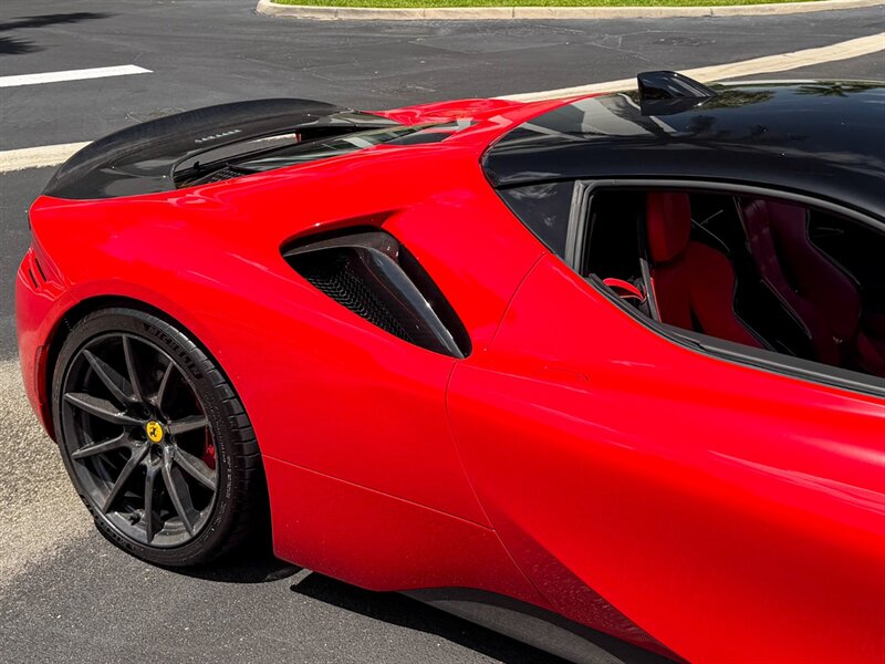 2021 Ferrari SF90 Stradale   - Photo 65 - Bonita Springs, FL 34134