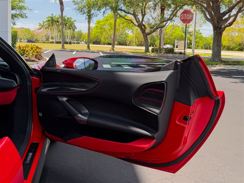 2021 Ferrari SF90 Stradale   - Photo 35 - Bonita Springs, FL 34134