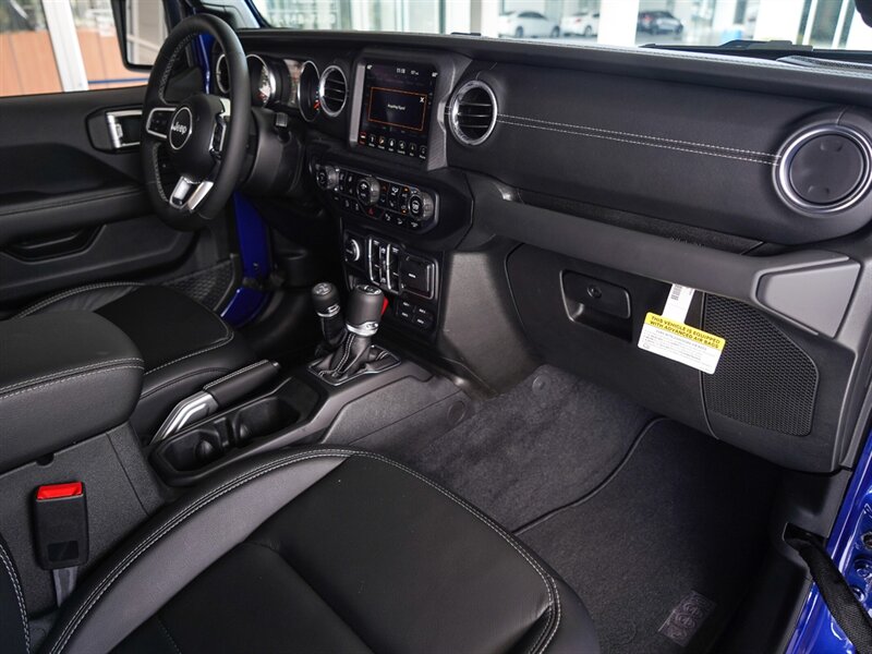 2019 Jeep Wrangler Unlimited Sahara - Photo 12 - Bonita Springs, FL 34134