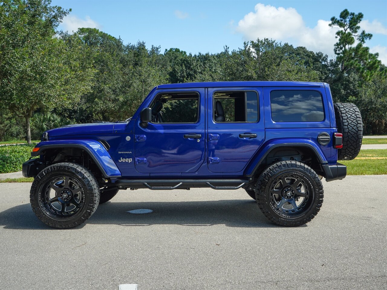 2019 Jeep Wrangler Unlimited Sahara   - Photo 42 - Bonita Springs, FL 34134