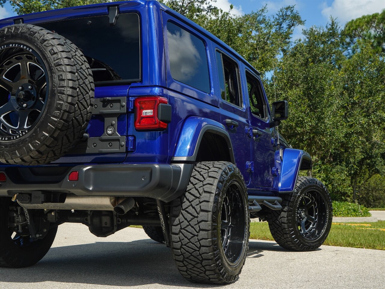 2019 Jeep Wrangler Unlimited Sahara   - Photo 38 - Bonita Springs, FL 34134