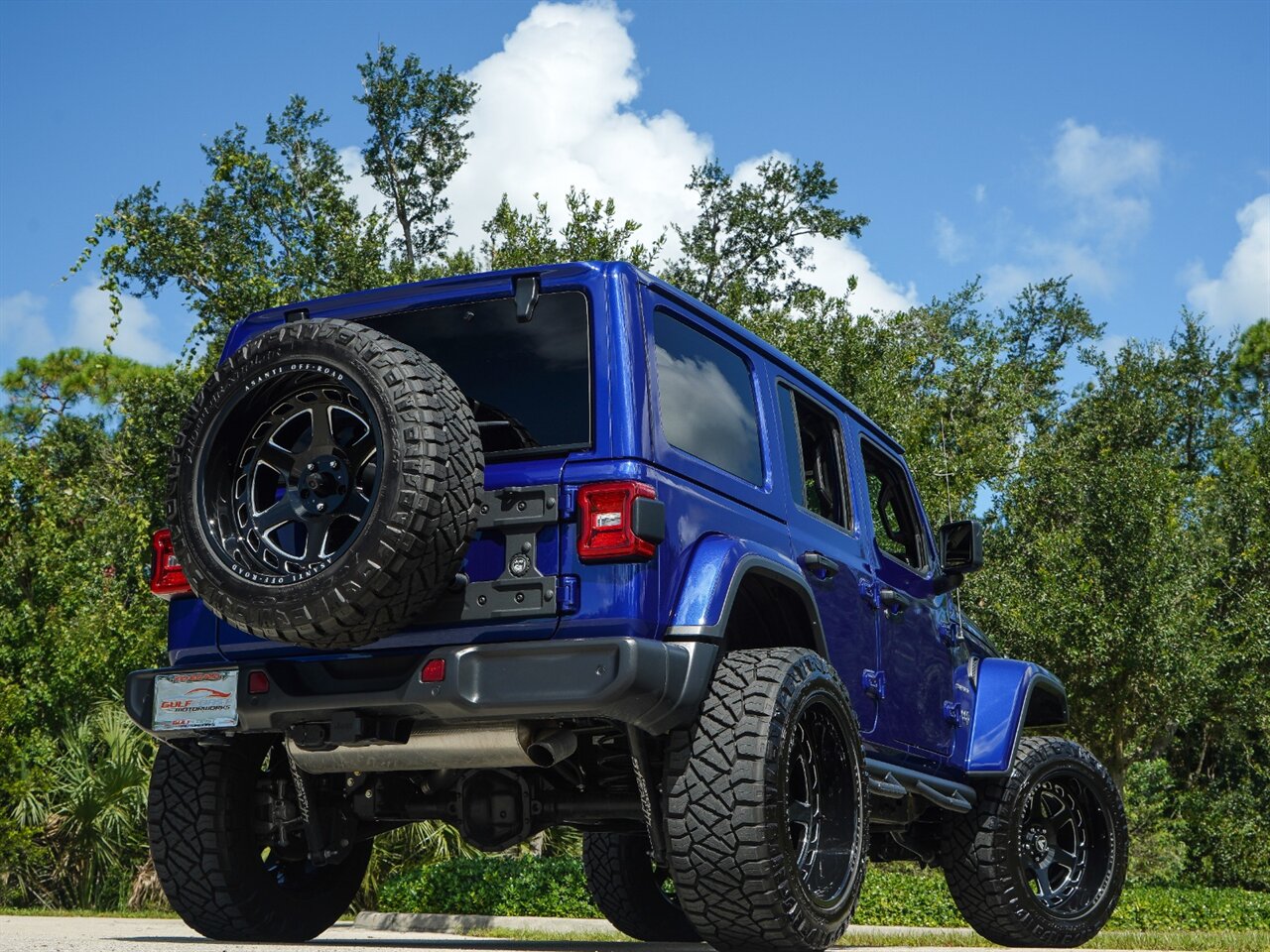 2019 Jeep Wrangler Unlimited Sahara   - Photo 37 - Bonita Springs, FL 34134