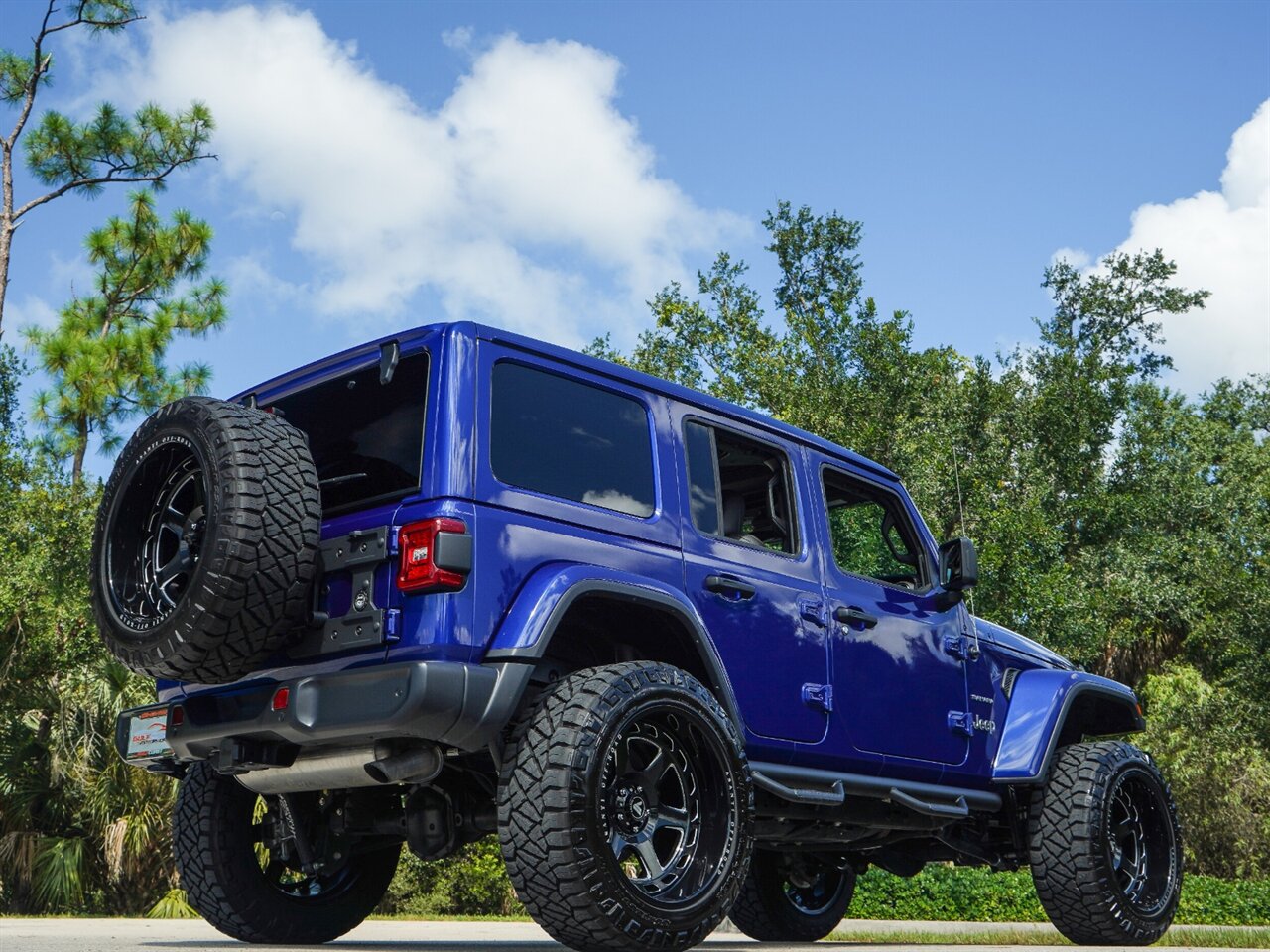 2019 Jeep Wrangler Unlimited Sahara   - Photo 32 - Bonita Springs, FL 34134