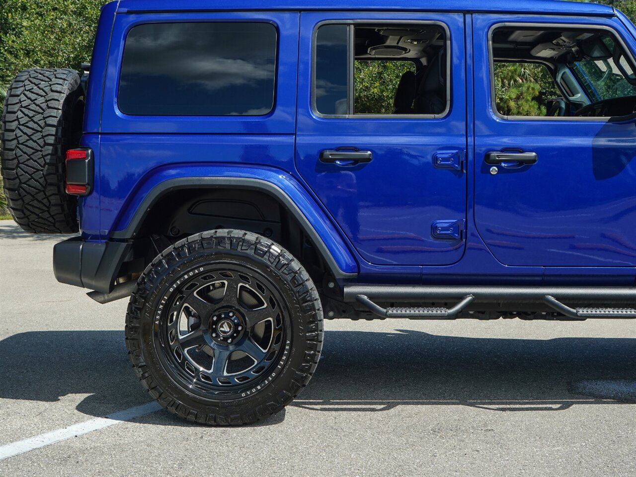 2019 Jeep Wrangler Unlimited Sahara   - Photo 26 - Bonita Springs, FL 34134