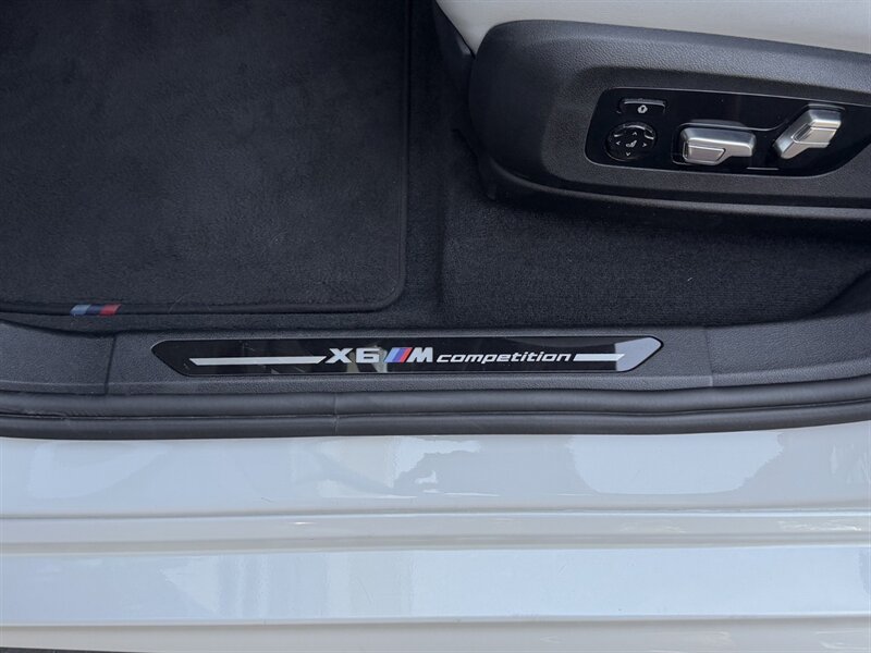 2020 BMW X6 M Competition - Photo 26 - Bonita Springs, FL 34134