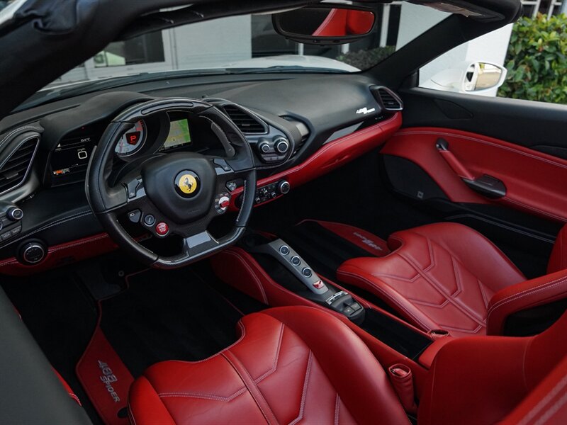 2018 Ferrari 488 Spider   - Photo 2 - Bonita Springs, FL 34134