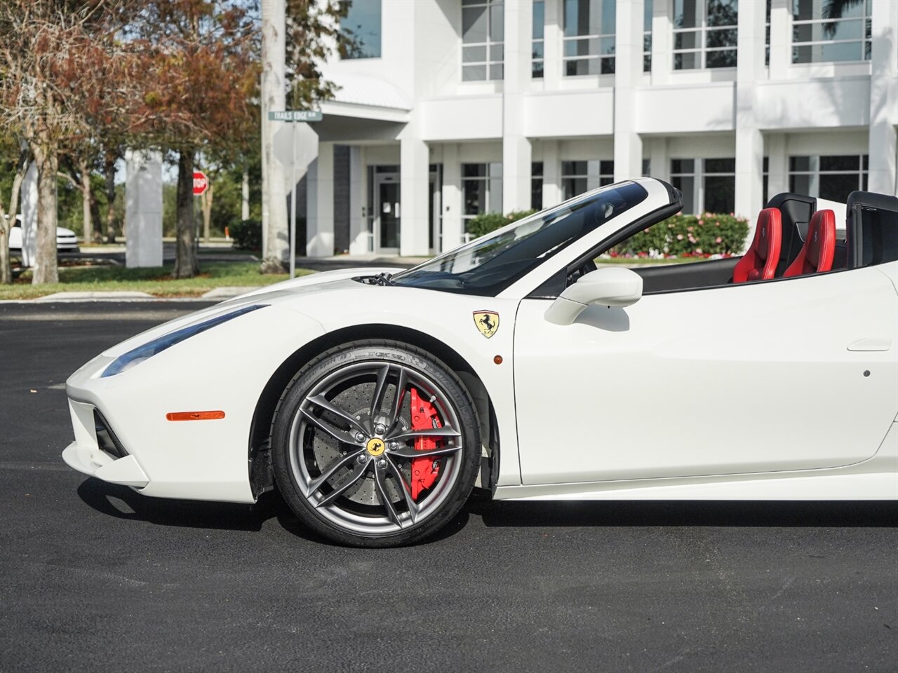 2018 Ferrari 488 Spider   - Photo 42 - Bonita Springs, FL 34134