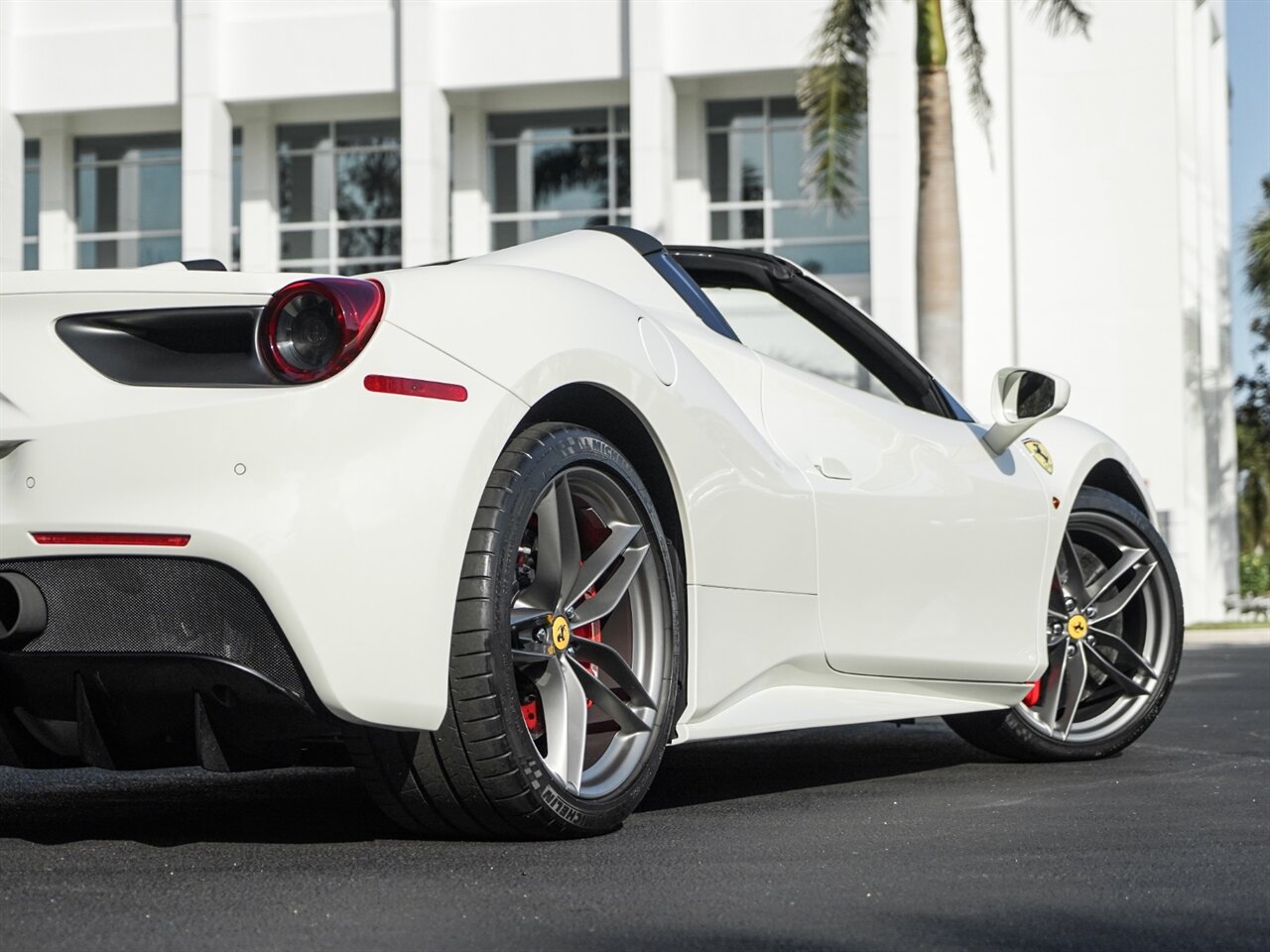 2018 Ferrari 488 Spider   - Photo 62 - Bonita Springs, FL 34134