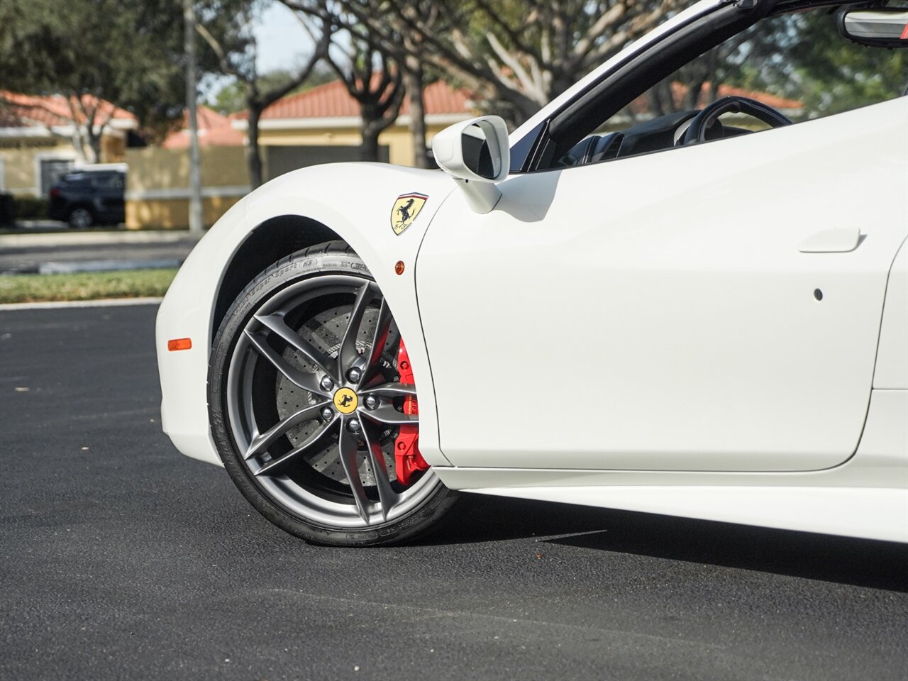 2018 Ferrari 488 Spider   - Photo 48 - Bonita Springs, FL 34134