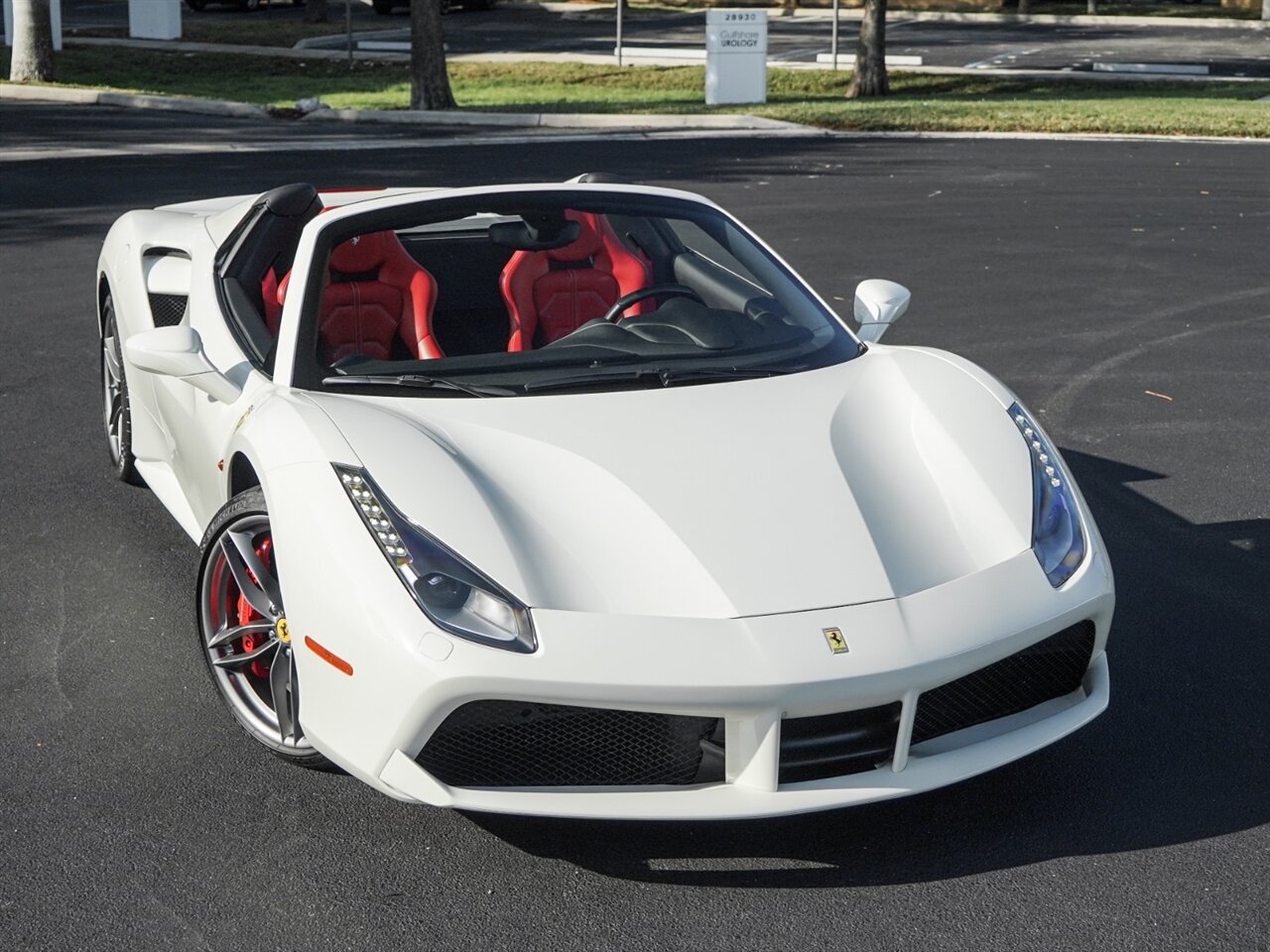 2018 Ferrari 488 Spider   - Photo 70 - Bonita Springs, FL 34134