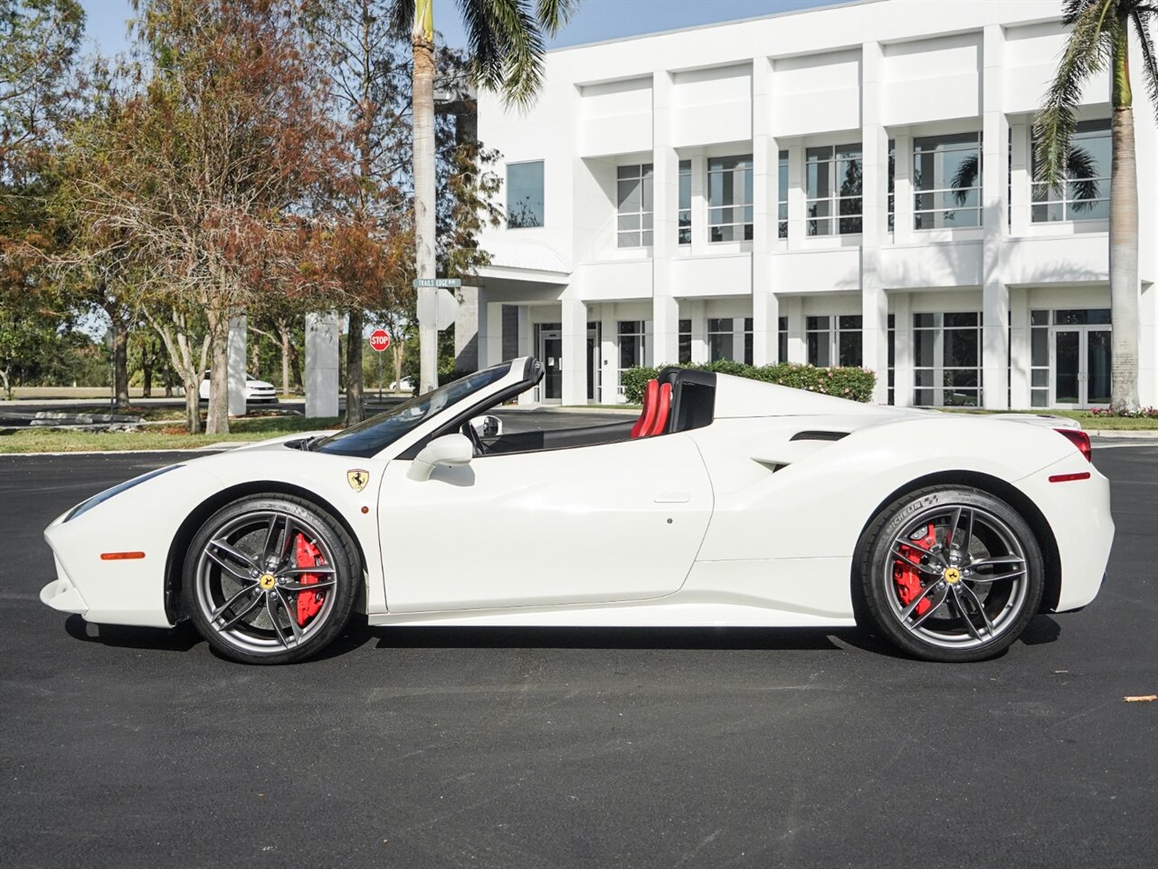 2018 Ferrari 488 Spider   - Photo 40 - Bonita Springs, FL 34134