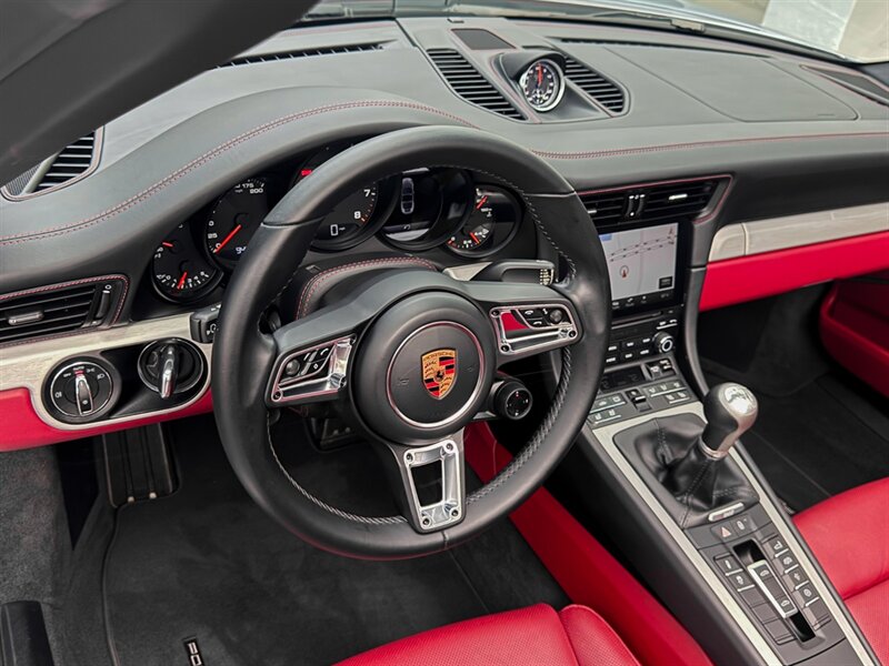 2018 Porsche 911 Targa 4S - Photo 33 - Bonita Springs, FL 34134