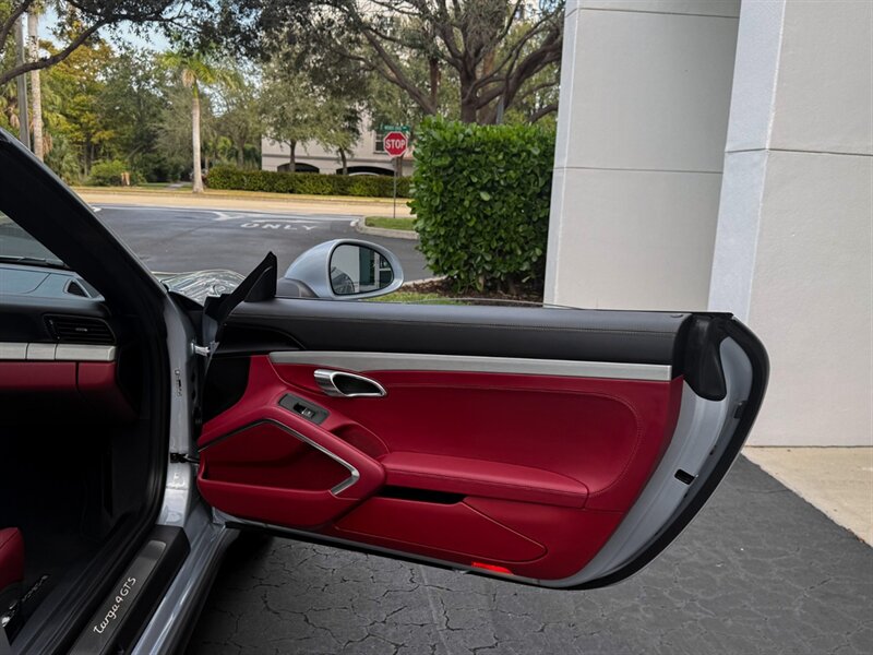 2018 Porsche 911 Targa 4S - Photo 42 - Bonita Springs, FL 34134
