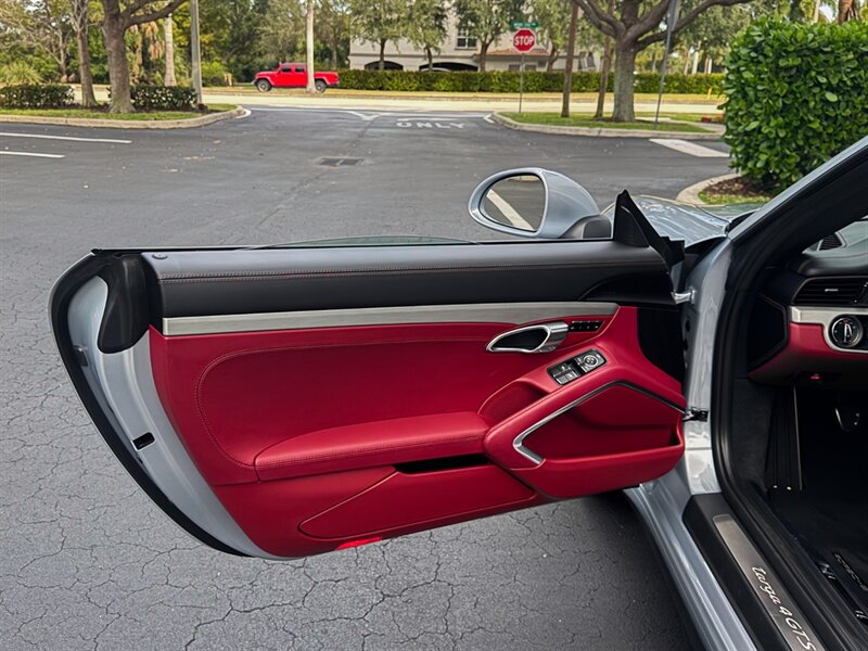 2018 Porsche 911 Targa 4S - Photo 25 - Bonita Springs, FL 34134