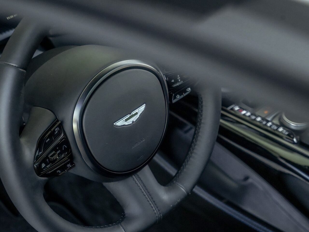 2021 Aston Martin DBX   - Photo 26 - Bonita Springs, FL 34134