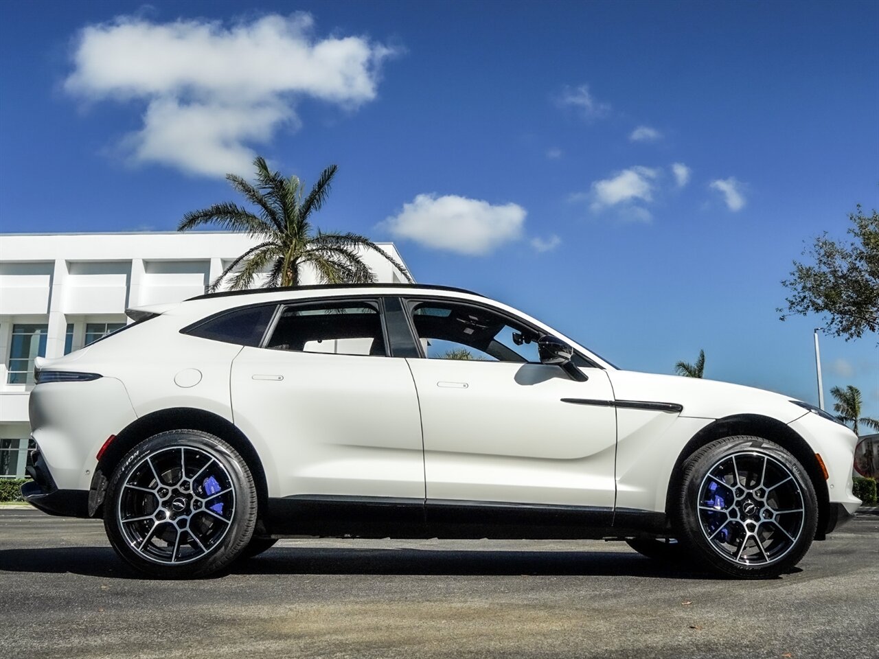 2021 Aston Martin DBX   - Photo 45 - Bonita Springs, FL 34134