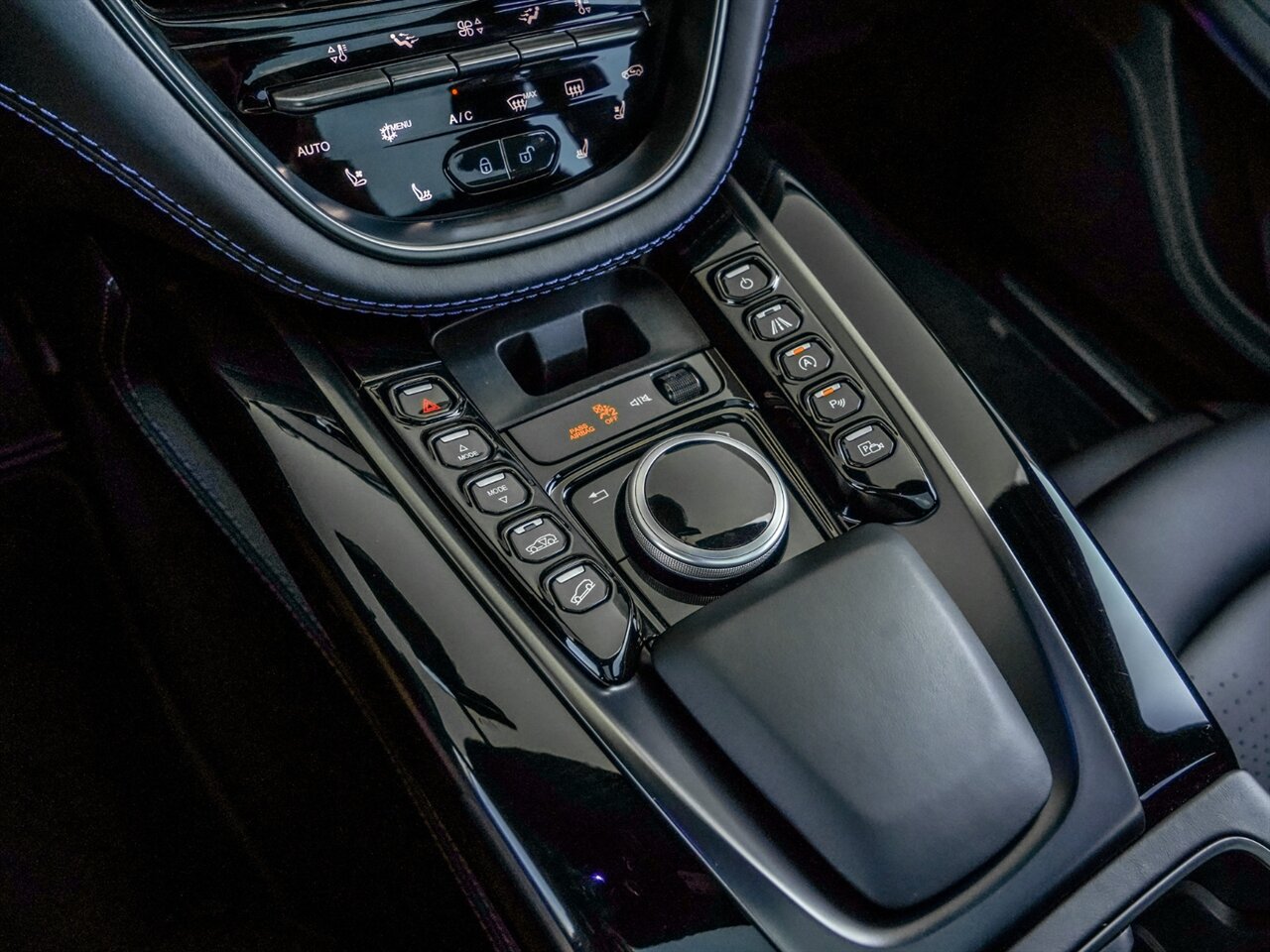 2021 Aston Martin DBX   - Photo 18 - Bonita Springs, FL 34134