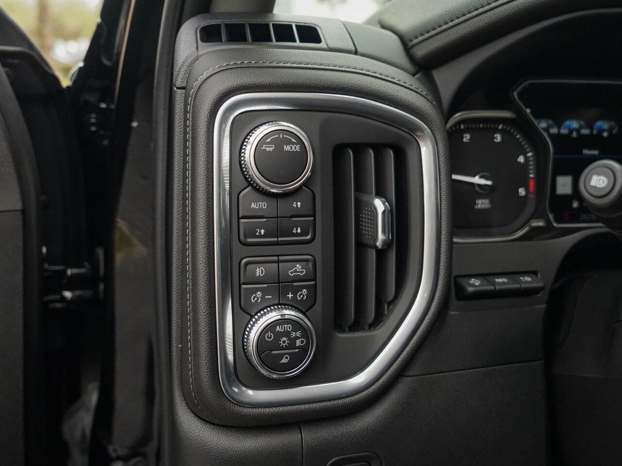 2022 GMC Sierra 3500HD Denali   - Photo 26 - Bonita Springs, FL 34134