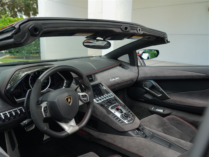 2016 Lamborghini Aventador LP 700-4  