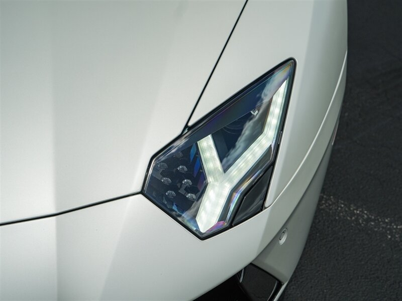 2016 Lamborghini Aventador LP 700-4   - Photo 3 - Bonita Springs, FL 34134