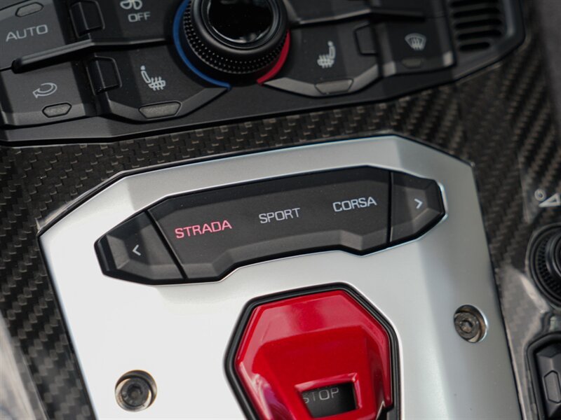 2016 Lamborghini Aventador LP 700-4   - Photo 18 - Bonita Springs, FL 34134