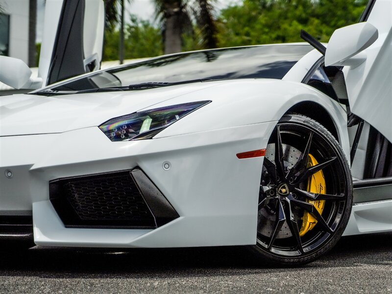 2015 Lamborghini Aventador LP 700-4   - Photo 3 - Bonita Springs, FL 34134