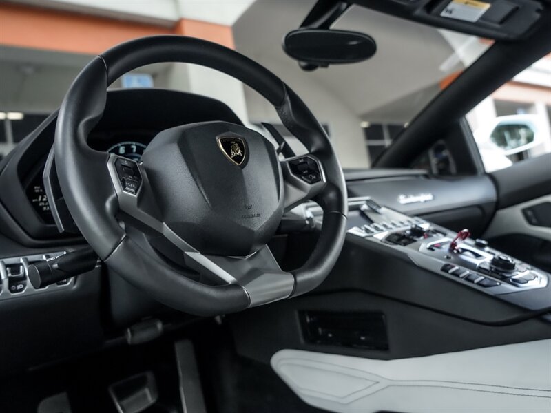 2015 Lamborghini Aventador LP 700-4 - Photo 13 - Bonita Springs, FL 34134