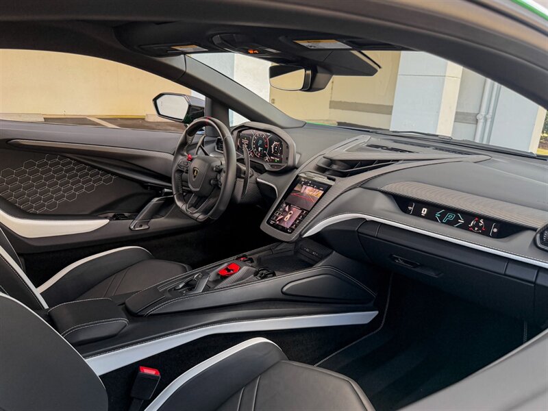 2024 Lamborghini Revuelto   - Photo 29 - Bonita Springs, FL 34134