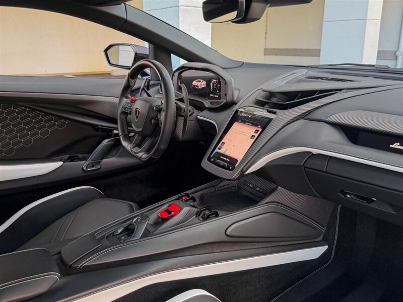 2024 Lamborghini Revuelto   - Photo 35 - Bonita Springs, FL 34134