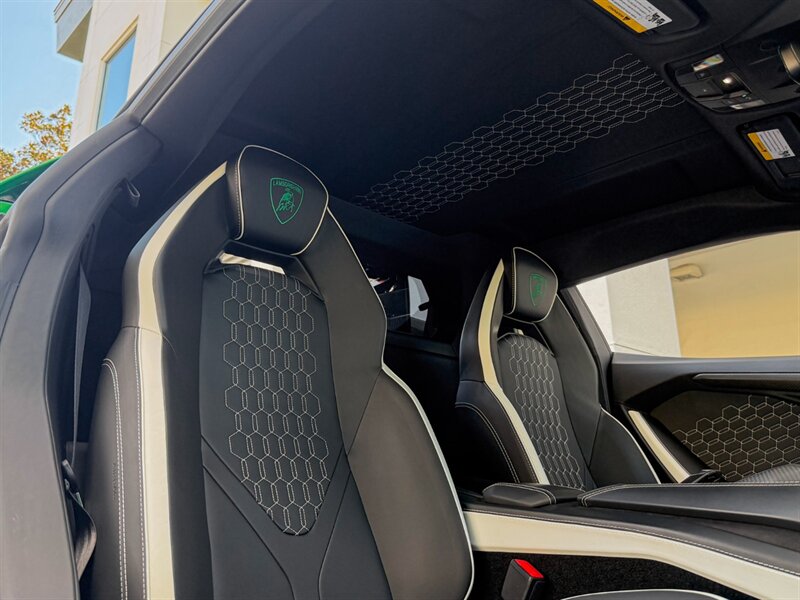 2024 Lamborghini Revuelto   - Photo 39 - Bonita Springs, FL 34134