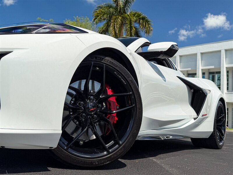 2025 Chevrolet Corvette Z06 - Photo 11 - Bonita Springs, FL 34134
