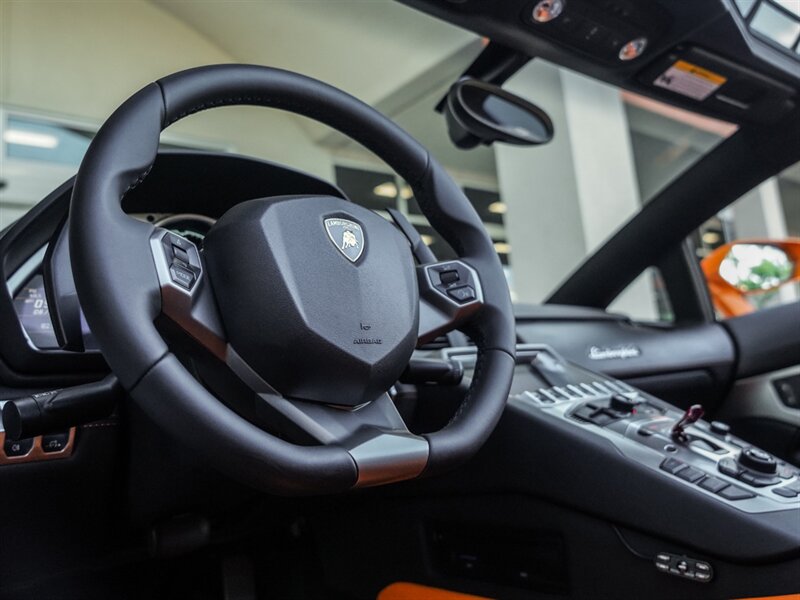 2014 Lamborghini Aventador LP 700-4 Roadster - Photo 16 - Bonita Springs, FL 34134