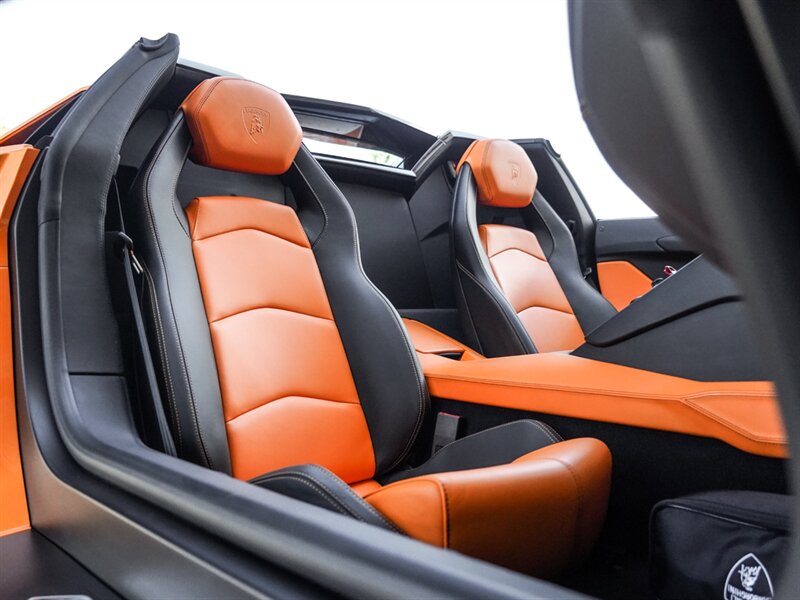 2014 Lamborghini Aventador LP 700-4 Roadster - Photo 28 - Bonita Springs, FL 34134