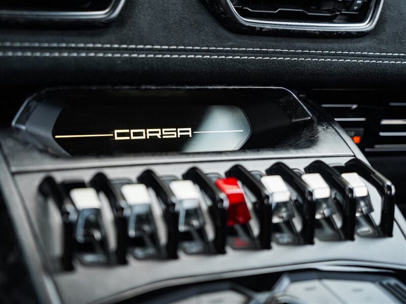 2018 Lamborghini Huracan LP 640-4 Performante - Photo 12 - Bonita Springs, FL 34134