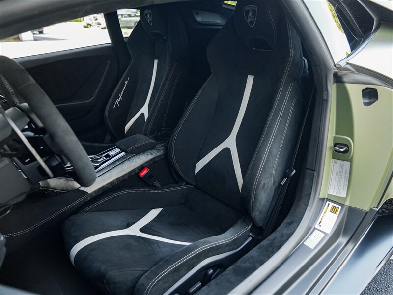 2018 Lamborghini Huracan LP 640-4 Performante - Photo 17 - Bonita Springs, FL 34134