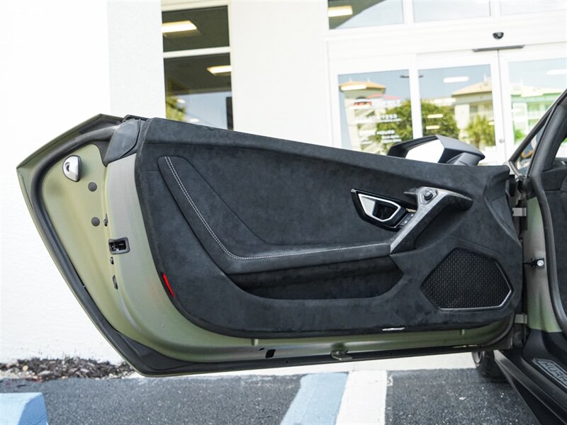 2018 Lamborghini Huracan LP 640-4 Performante - Photo 18 - Bonita Springs, FL 34134