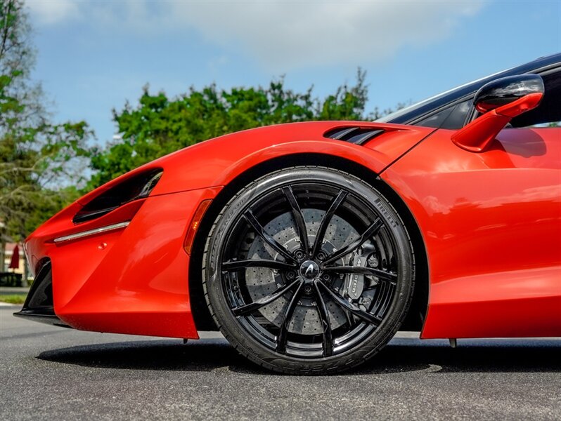 2023 McLaren Artura - Photo 35 - Bonita Springs, FL 34134