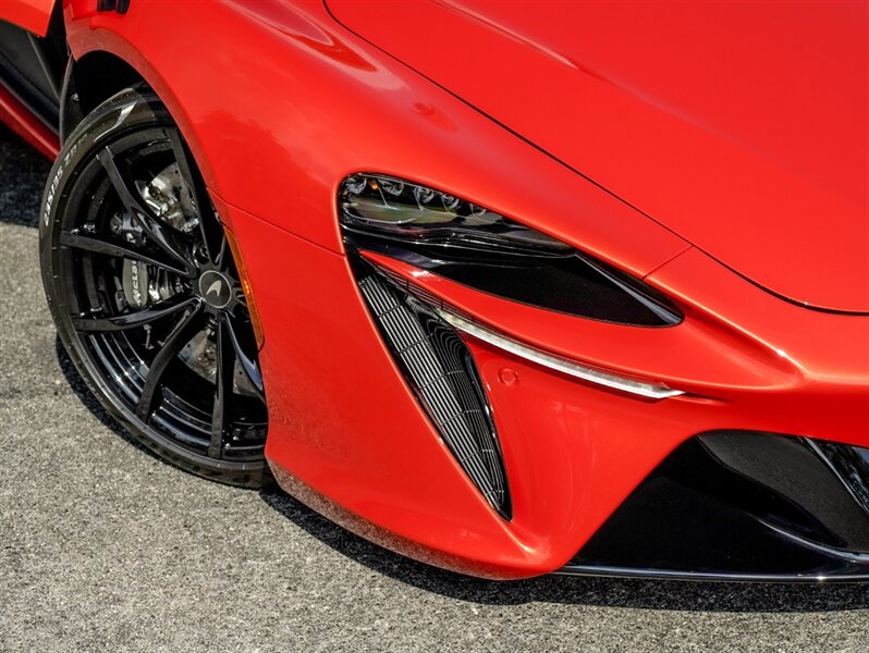 2023 McLaren Artura - Photo 54 - Bonita Springs, FL 34134