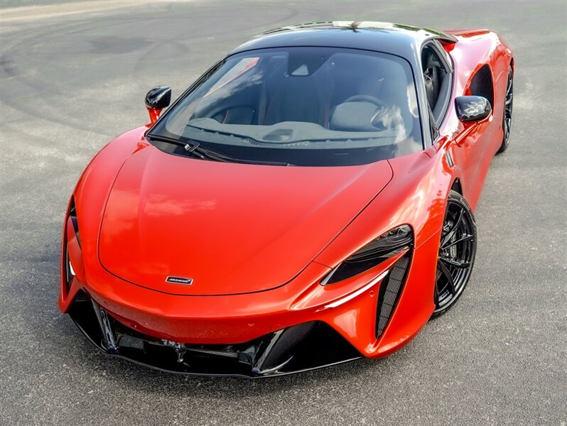 2023 McLaren Artura - Photo 10 - Bonita Springs, FL 34134