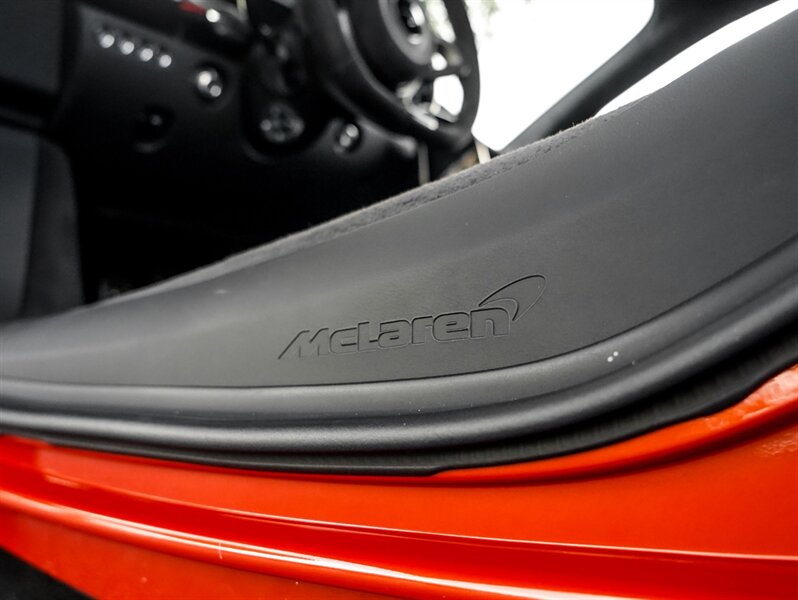 2023 McLaren Artura - Photo 25 - Bonita Springs, FL 34134