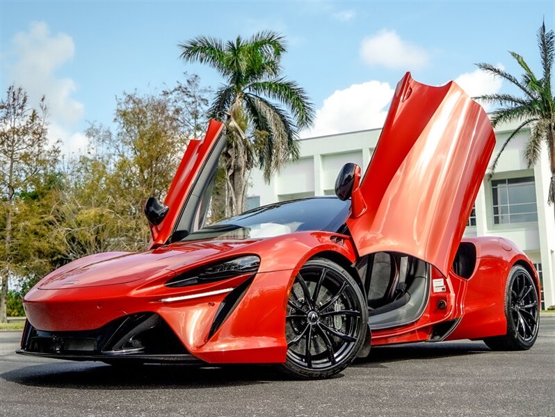2023 McLaren Artura - Photo 12 - Bonita Springs, FL 34134