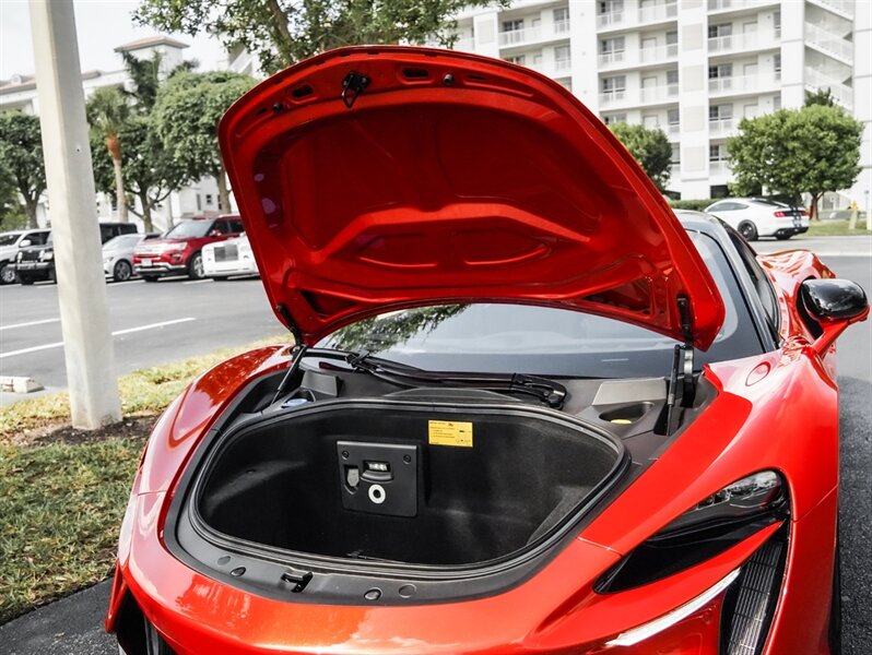 2023 McLaren Artura - Photo 32 - Bonita Springs, FL 34134