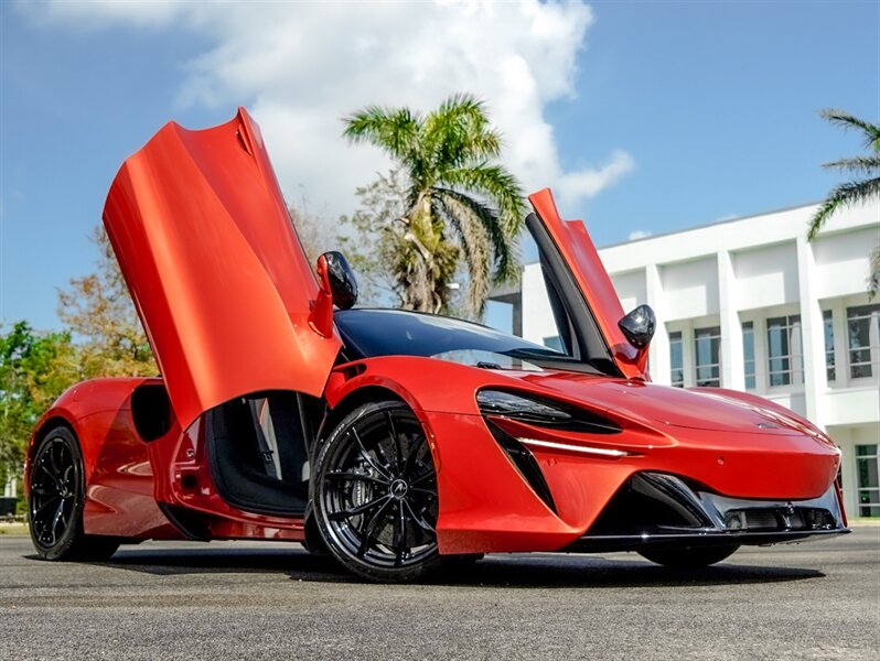 2023 McLaren Artura - Photo 56 - Bonita Springs, FL 34134