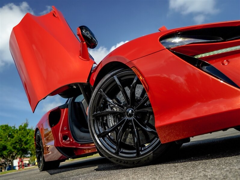 2023 McLaren Artura - Photo 58 - Bonita Springs, FL 34134